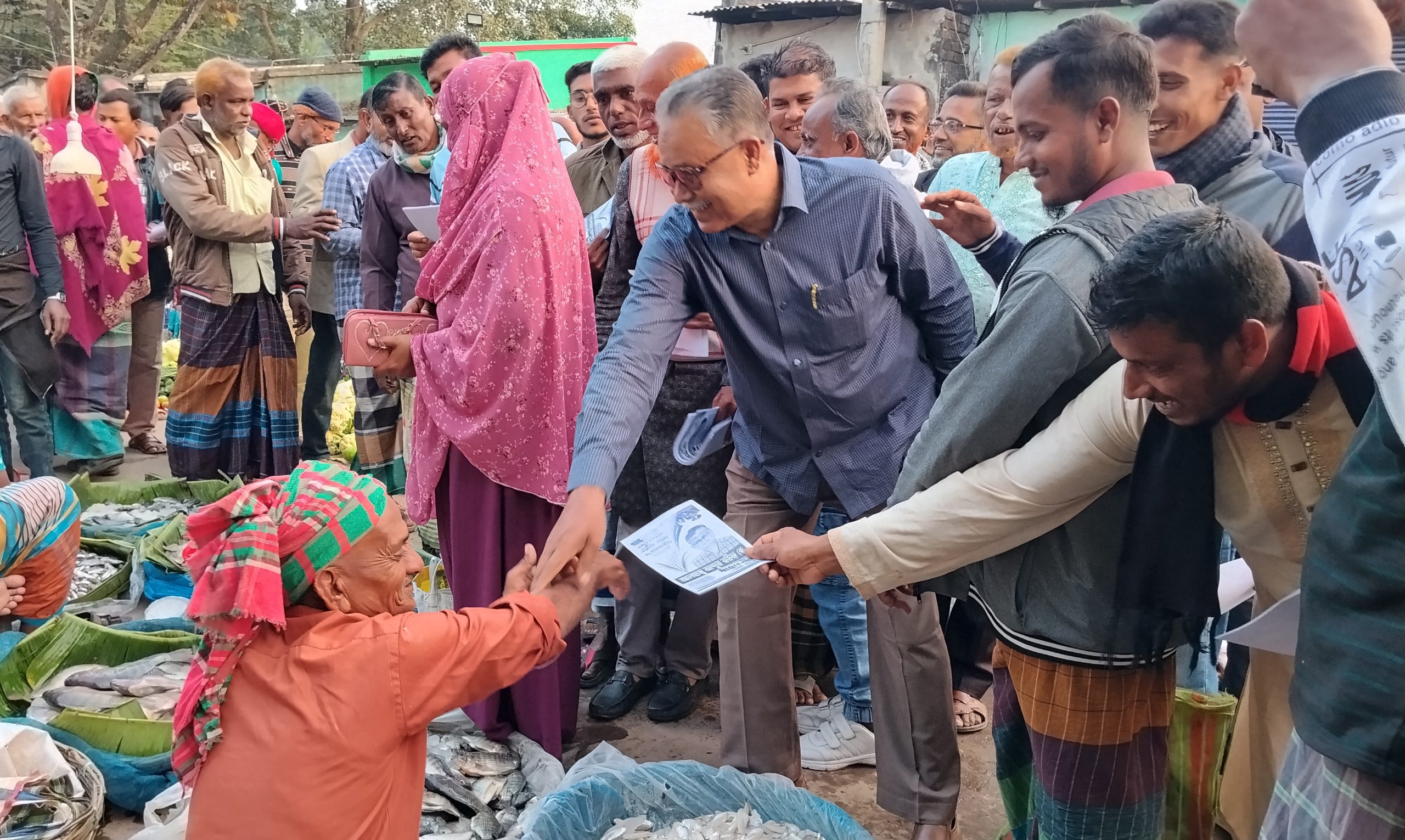 নির্বাচনী প্রচারণায় ব্যস্ত সময় পার করছেন আব্দুর রউফ